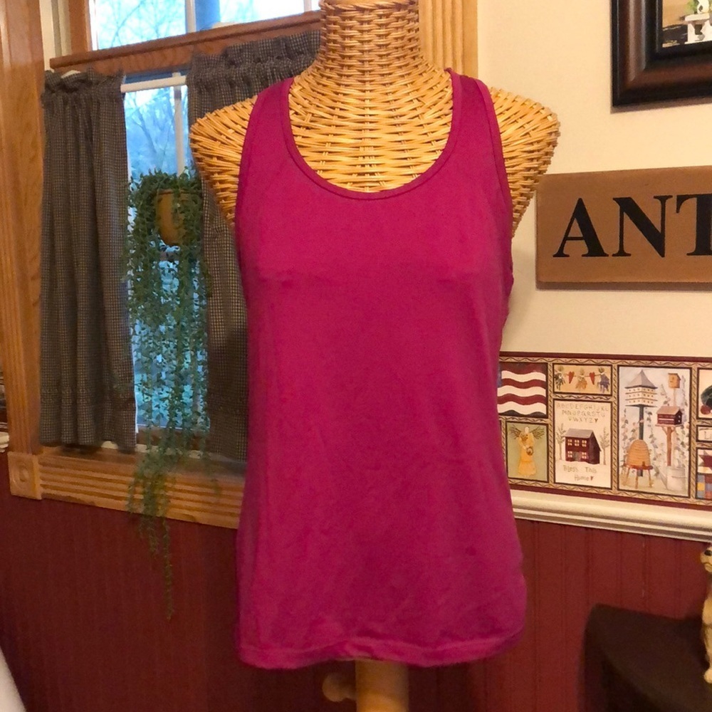 NWOT Champion tank top with built in support size L. Magenta stretch polyester